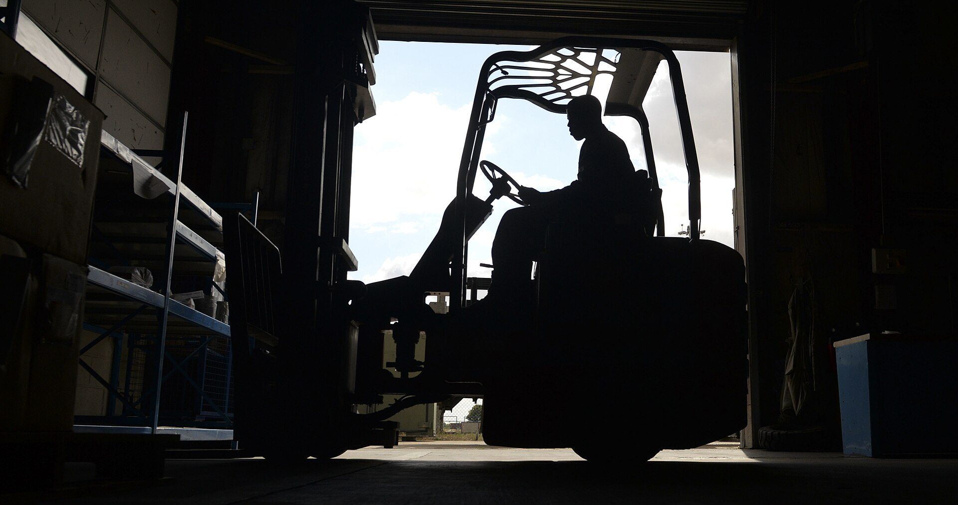 5 Tips for Managing Aircraft Component Inventory